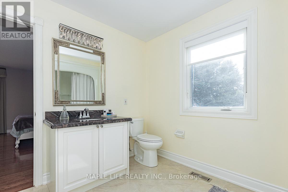 Photo 17 of 1 Elderwood Drive, Richmond Hill ON