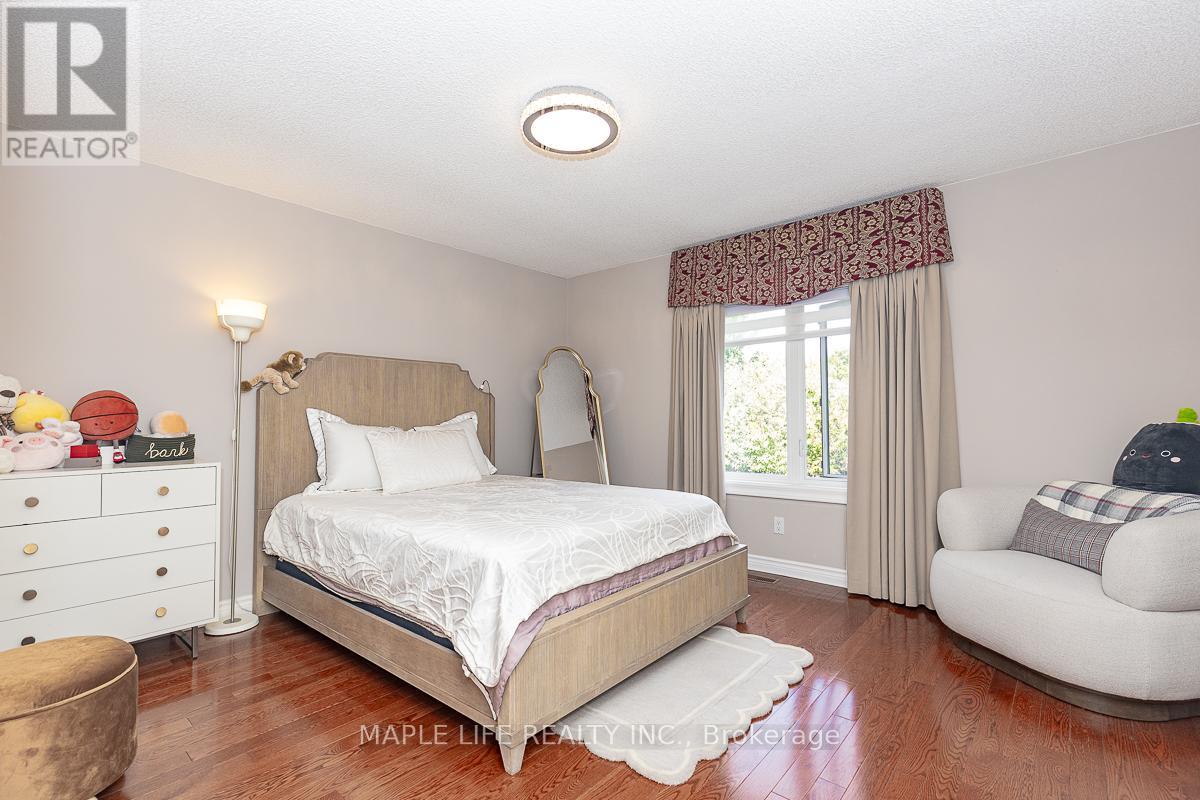 Photo 19 of 1 Elderwood Drive, Richmond Hill ON
