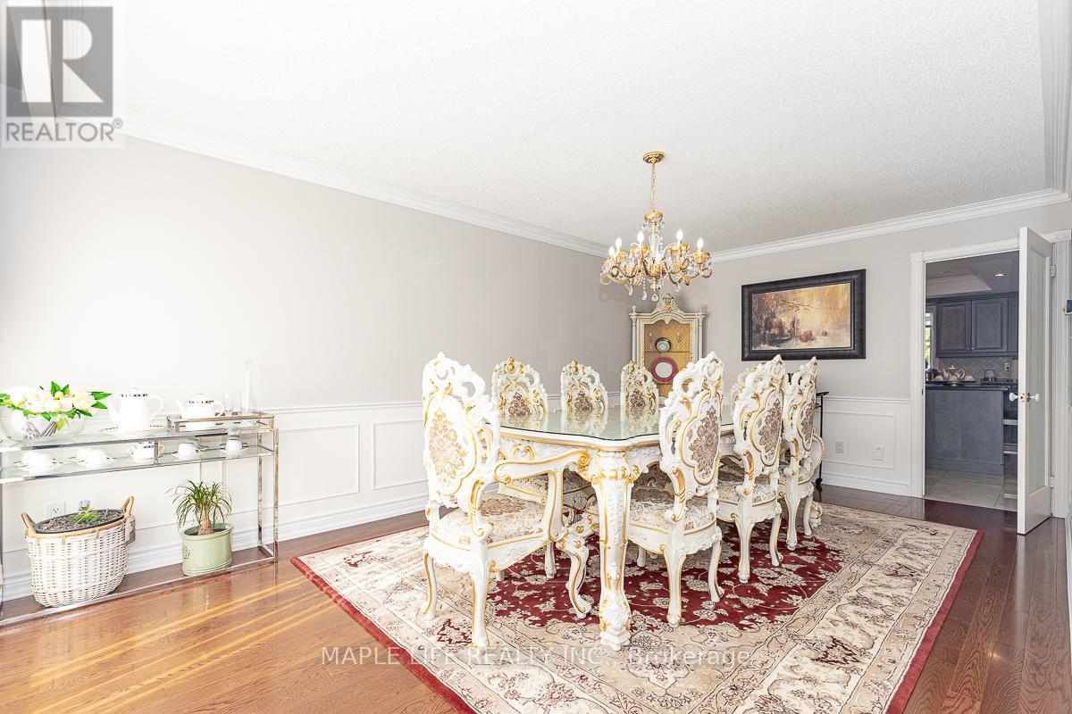 Photo 6 of 1 Elderwood Drive, Richmond Hill ON