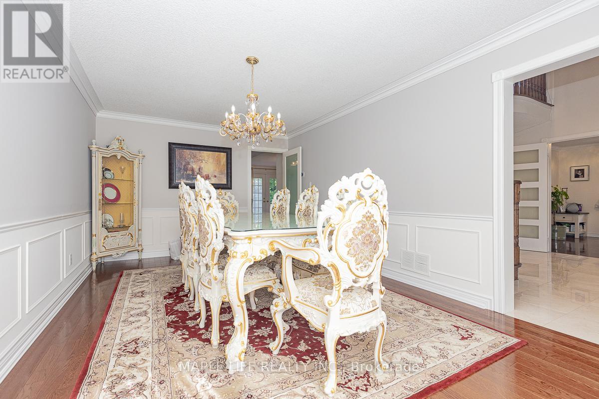 Photo 7 of 1 Elderwood Drive, Richmond Hill ON