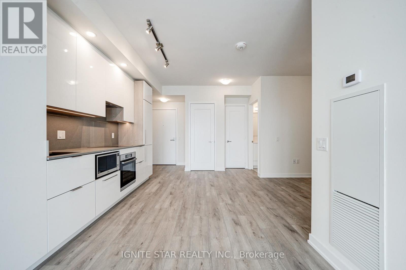 Photo 2 of 3101 28 Freeland Street, Toronto ON