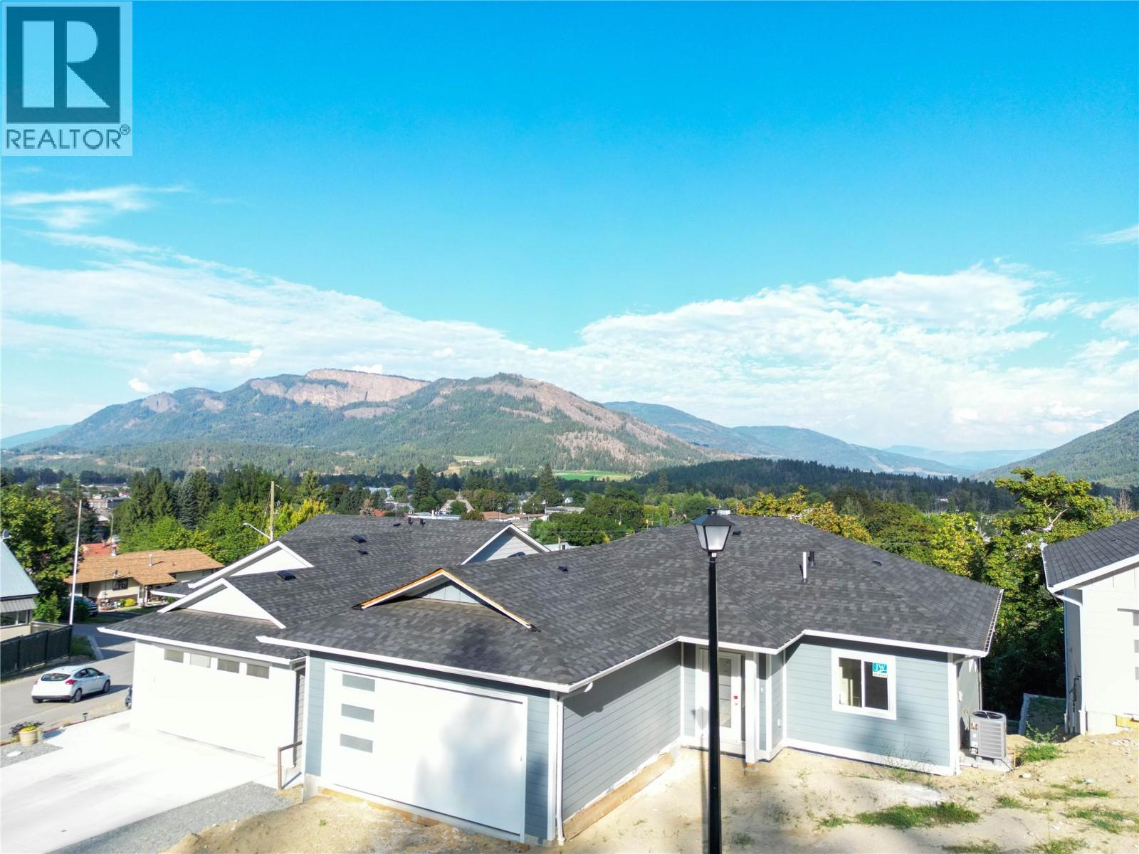 806 Cliff Avenue Unit# 102, Enderby