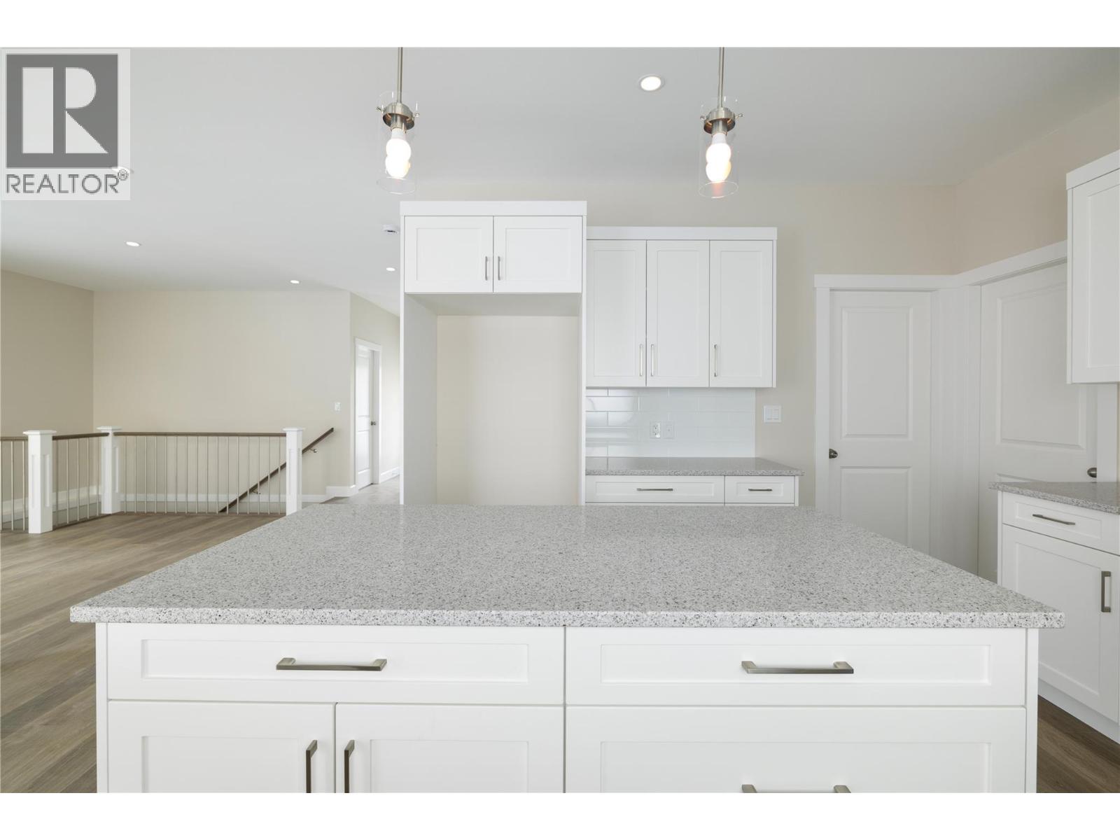 806 Cliff Avenue Unit# 102, Enderby