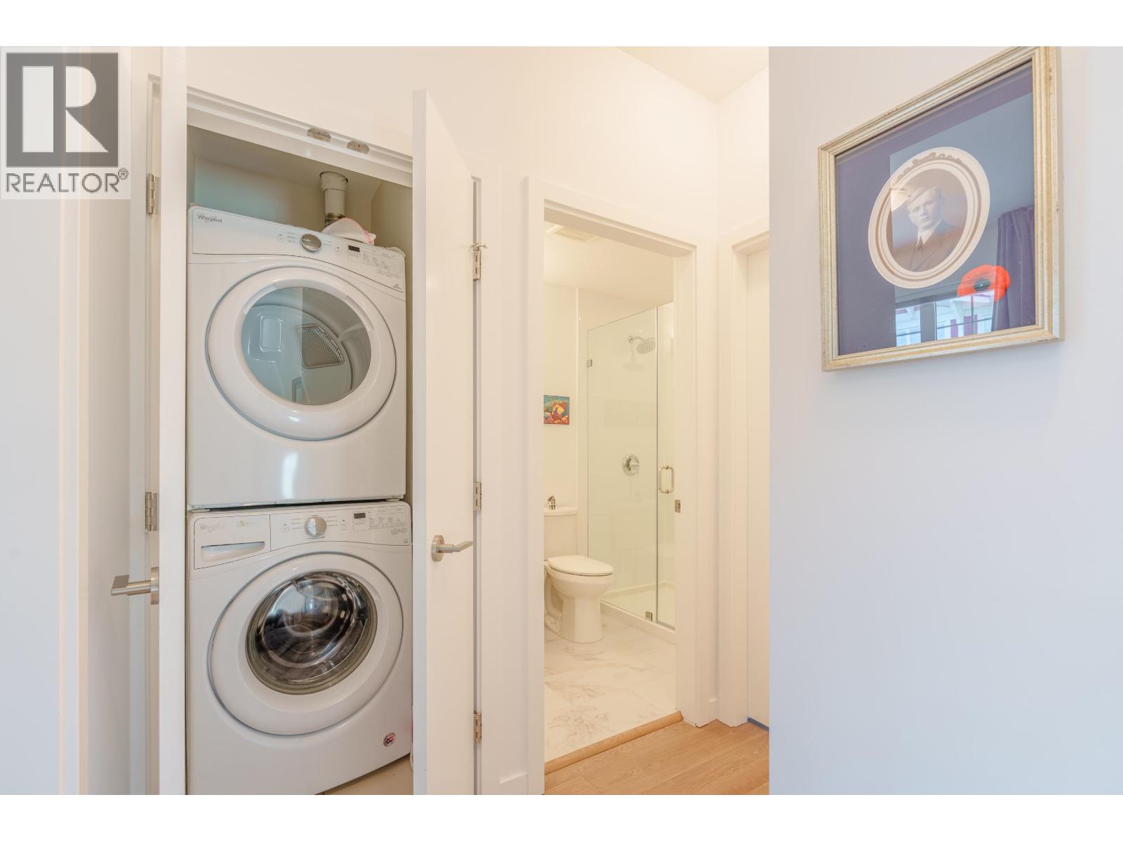 5978 BEACHGATE LANE, Sechelt