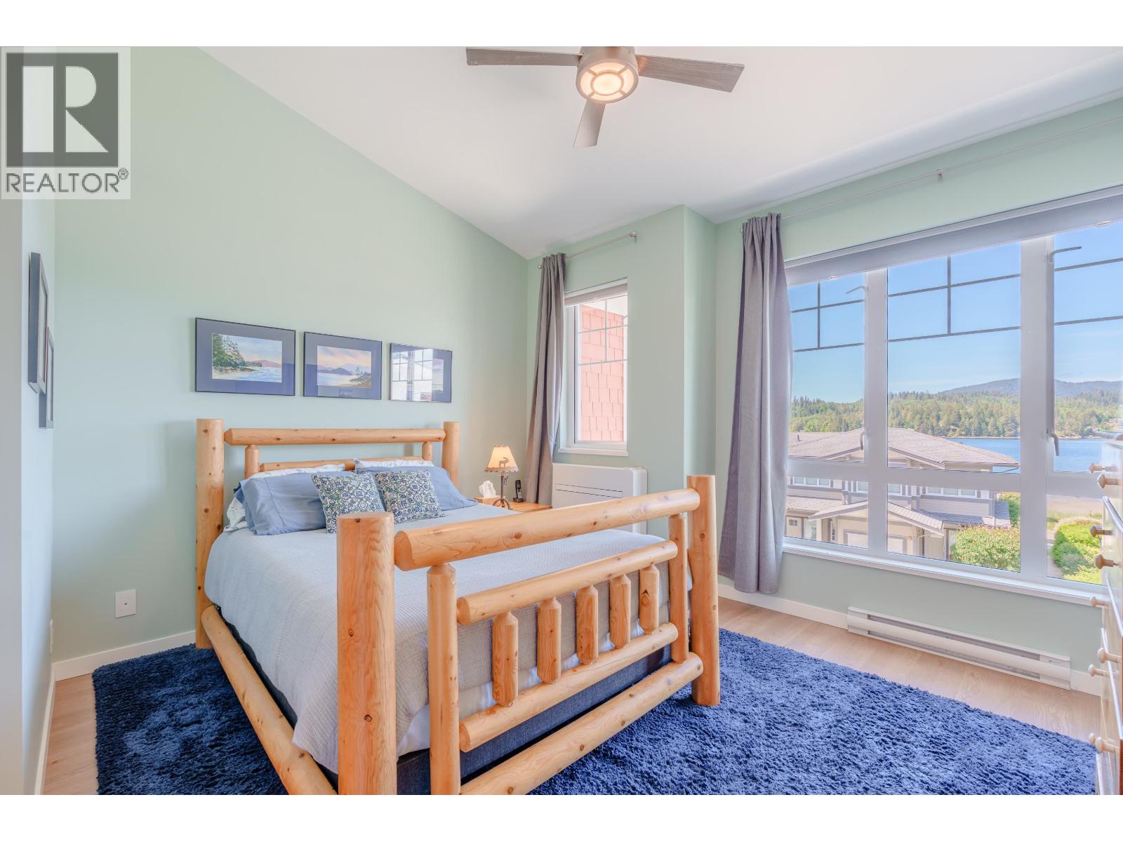 5978 BEACHGATE LANE, Sechelt