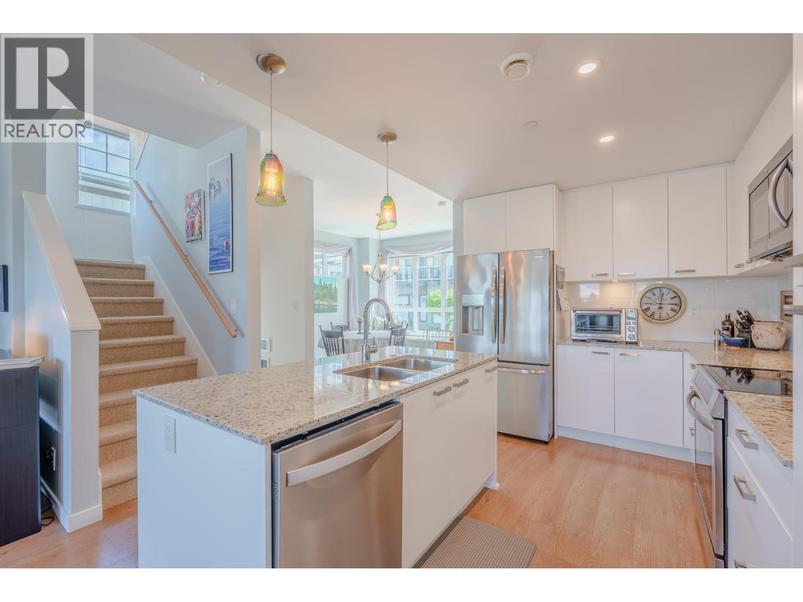 5978 BEACHGATE LANE, Sechelt