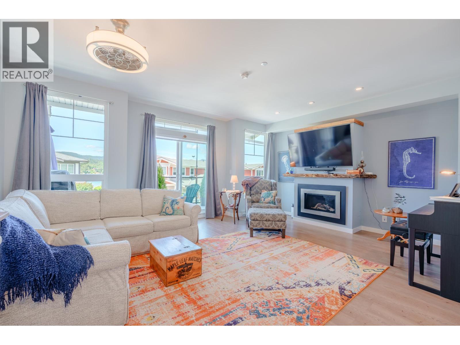 5978 BEACHGATE LANE, Sechelt