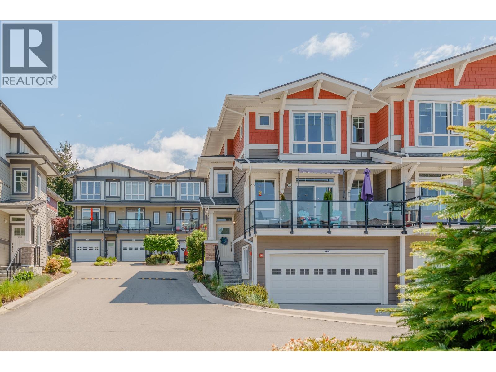 5978 BEACHGATE LANE, Sechelt