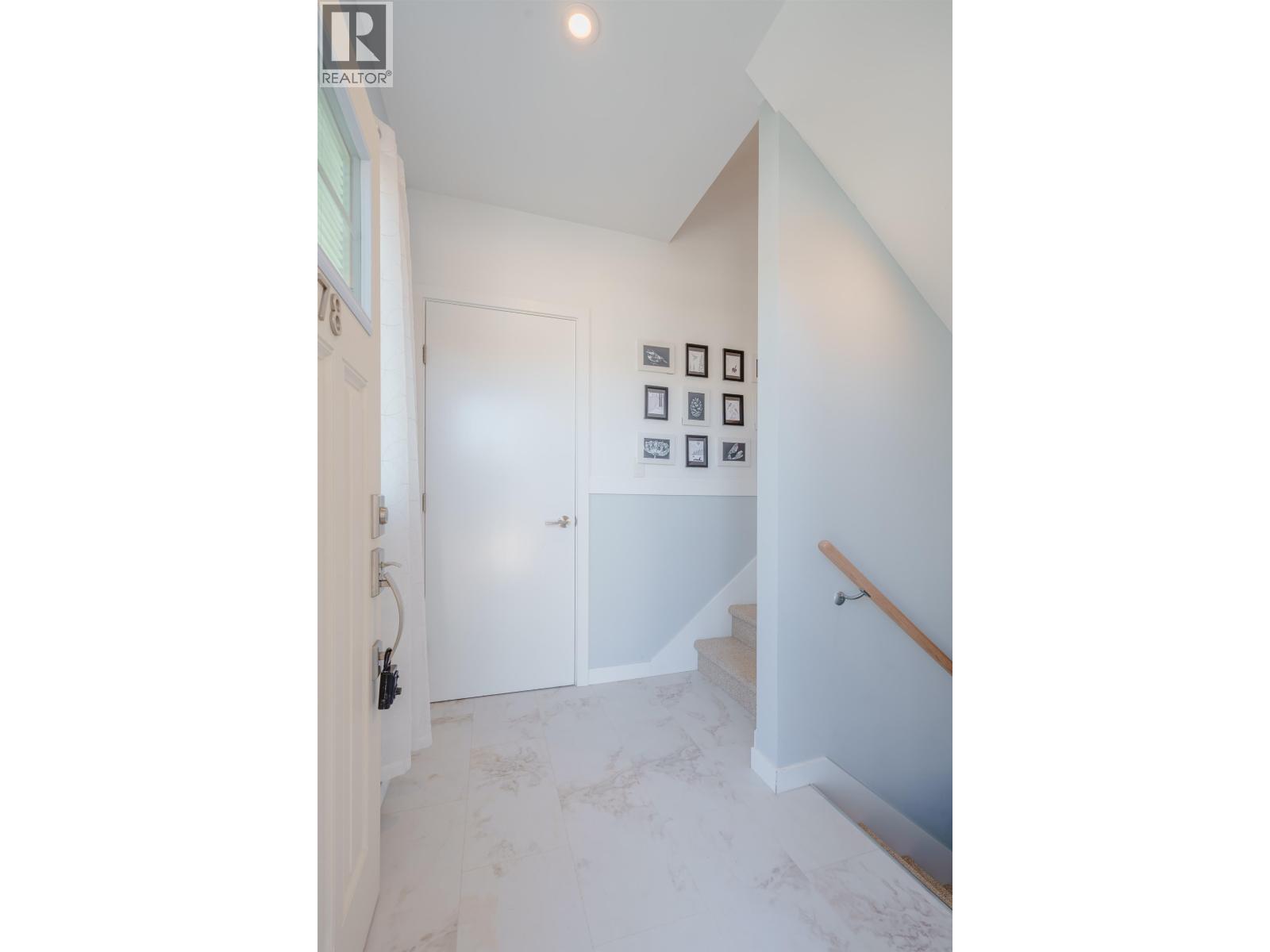 5978 BEACHGATE LANE, Sechelt