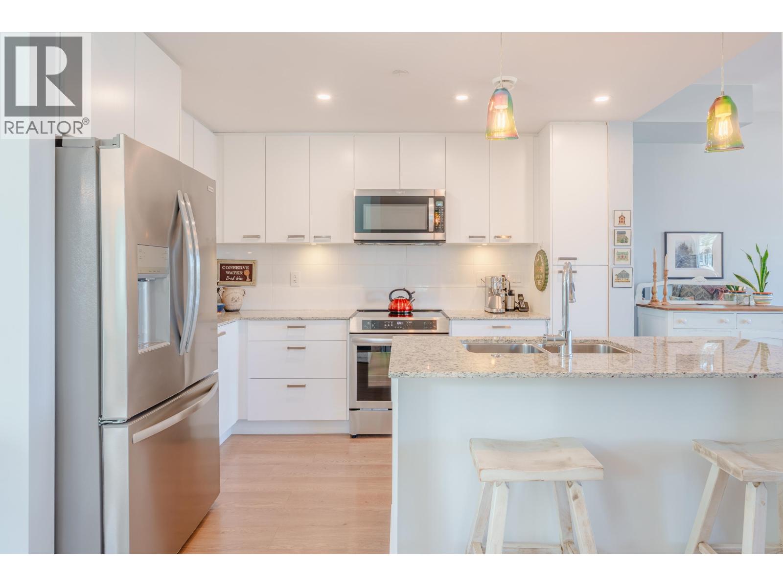 5978 BEACHGATE LANE, Sechelt