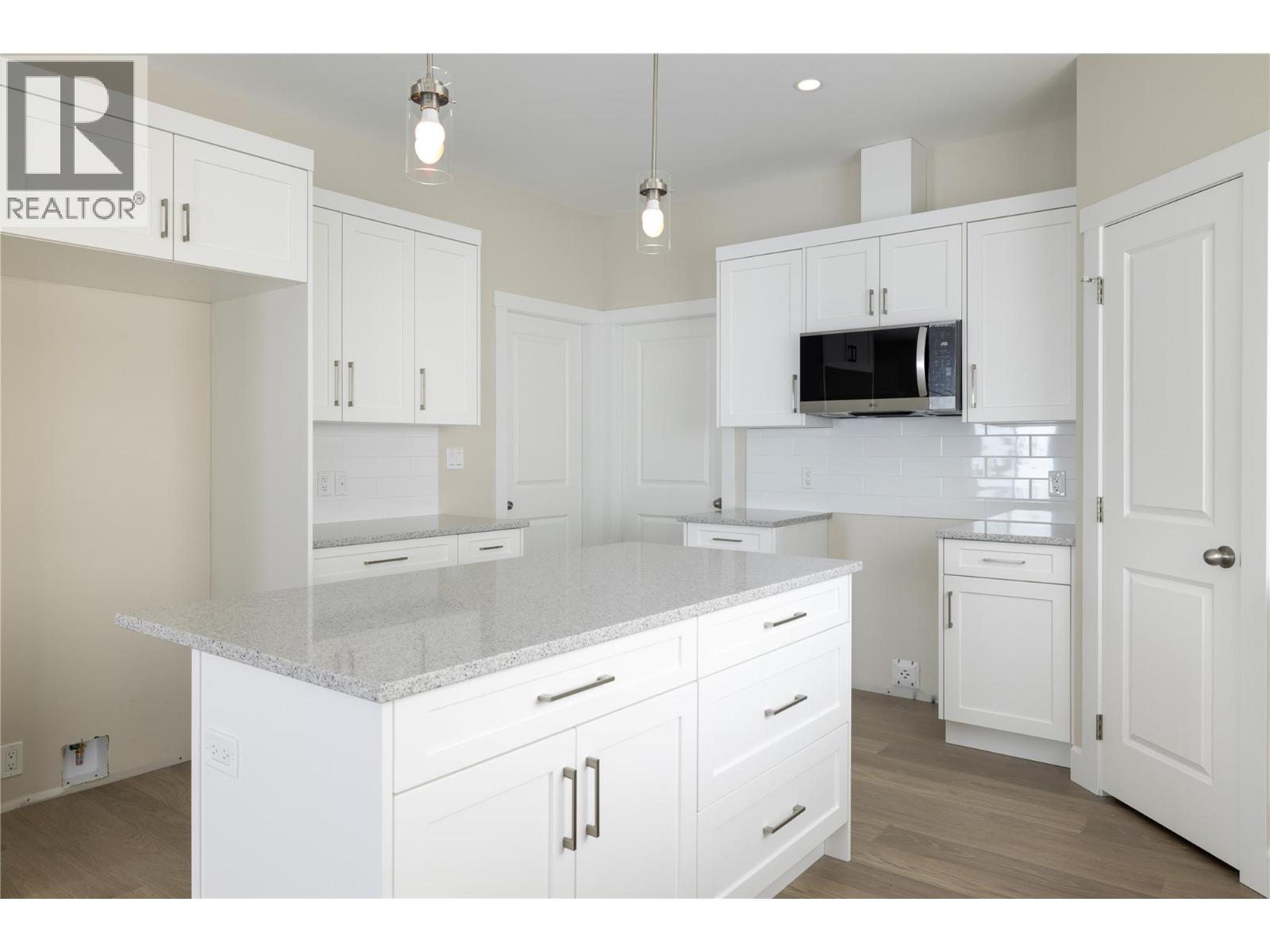 806 Cliff Avenue Unit# 103, Enderby