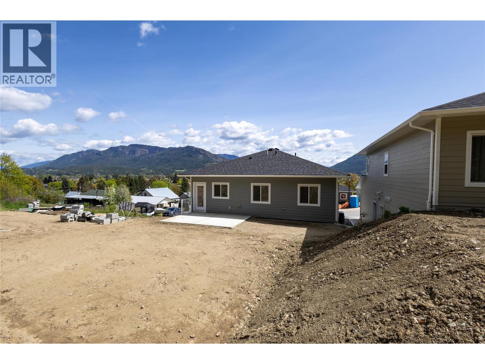 Photo 10 of 806 Cliff Avenue Unit 109, Enderby BC