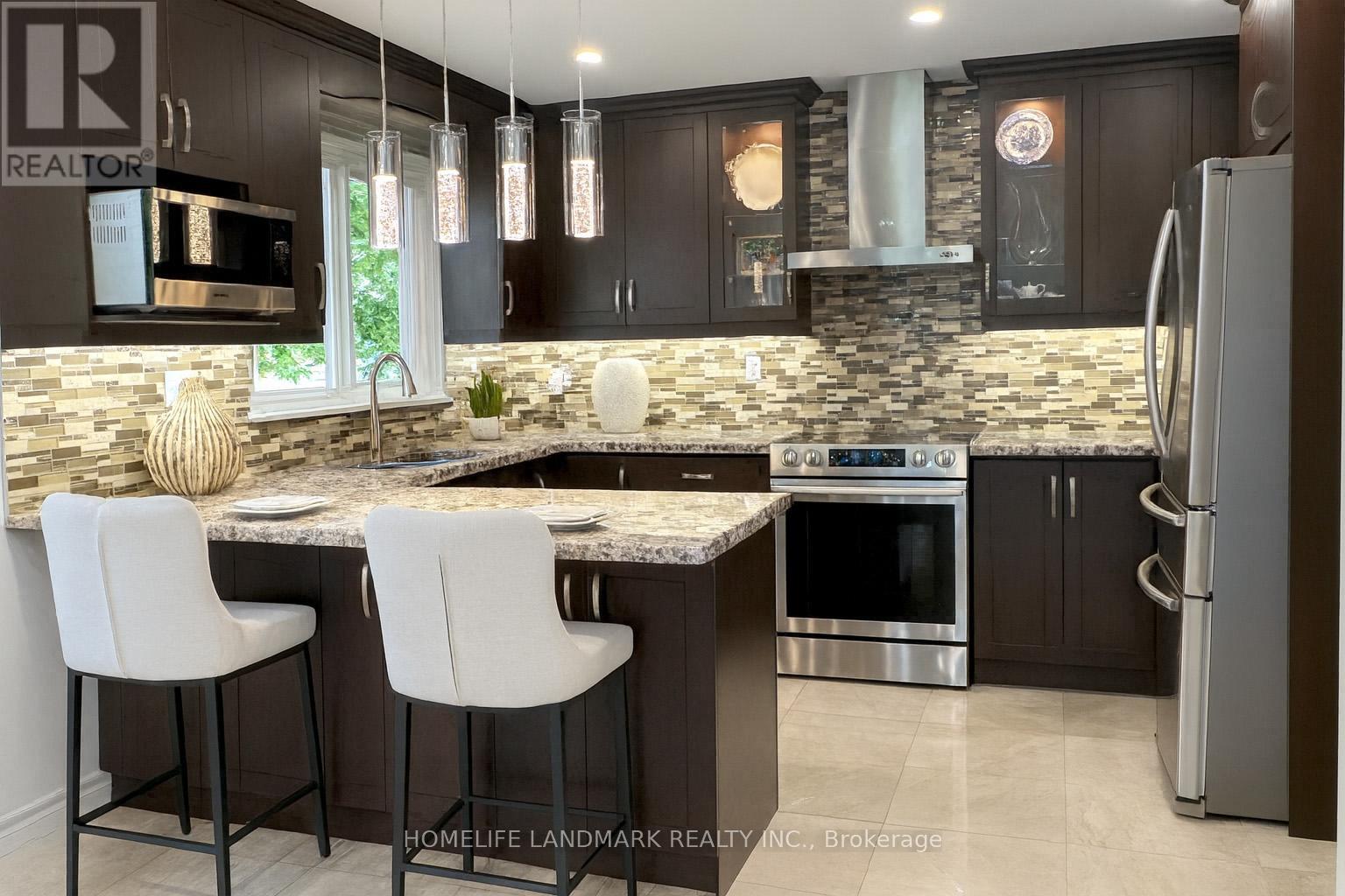 Photo 13 of 160 Snowshoe Crescent, Markham ON