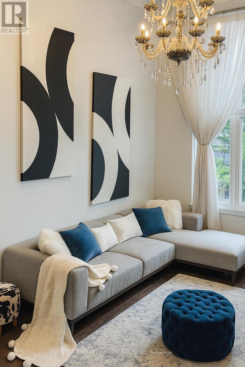 Photo 4 of 160 Snowshoe Crescent, Markham ON