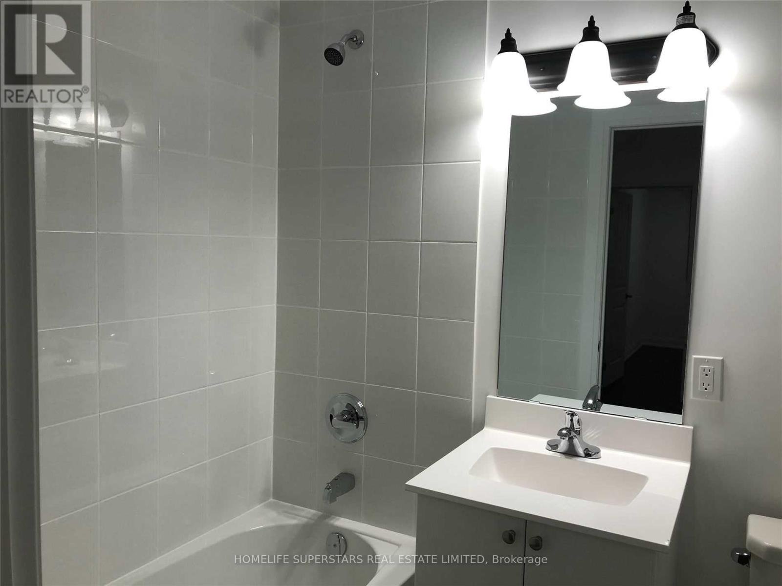 Photo 11 of 902 26 Coles Avenue, Vaughan ON