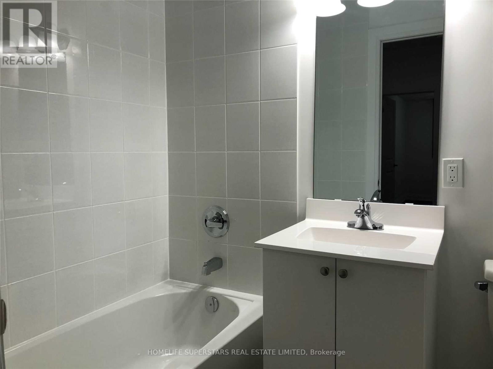 Photo 16 of 902 26 Coles Avenue, Vaughan ON