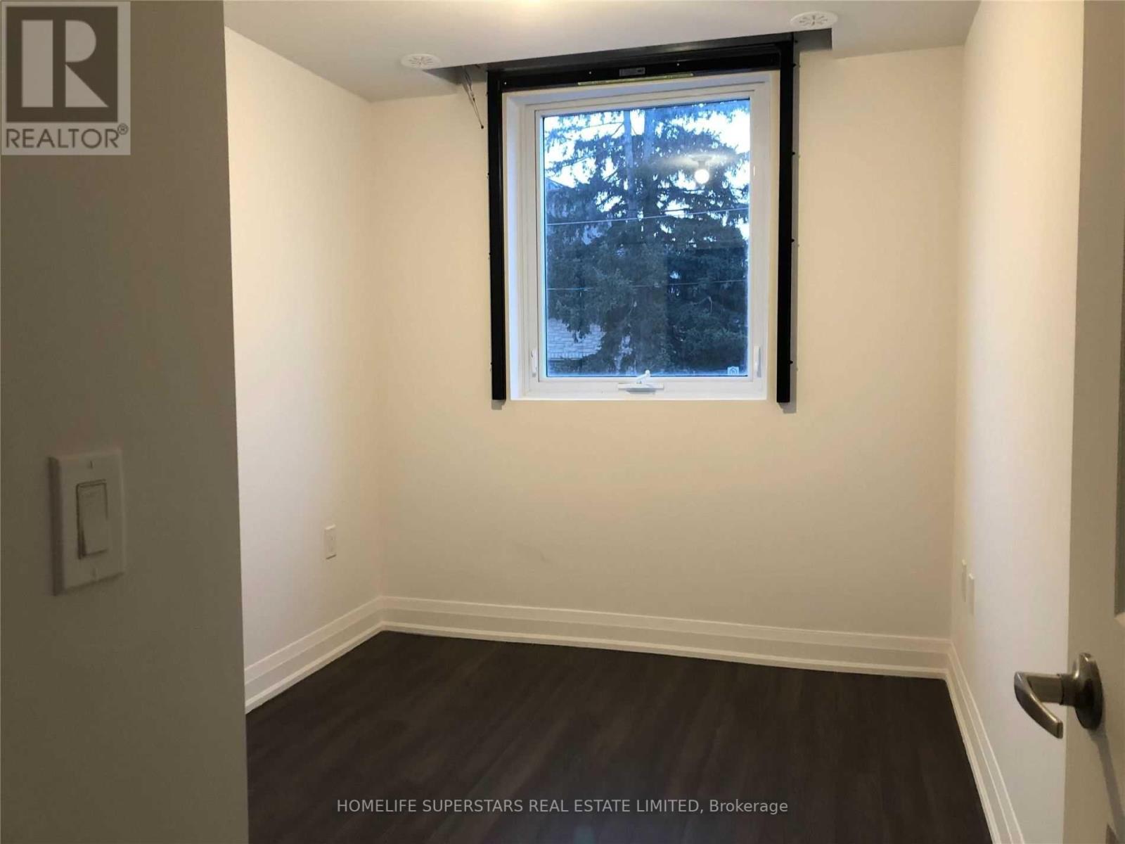 Photo 24 of 902 26 Coles Avenue, Vaughan ON