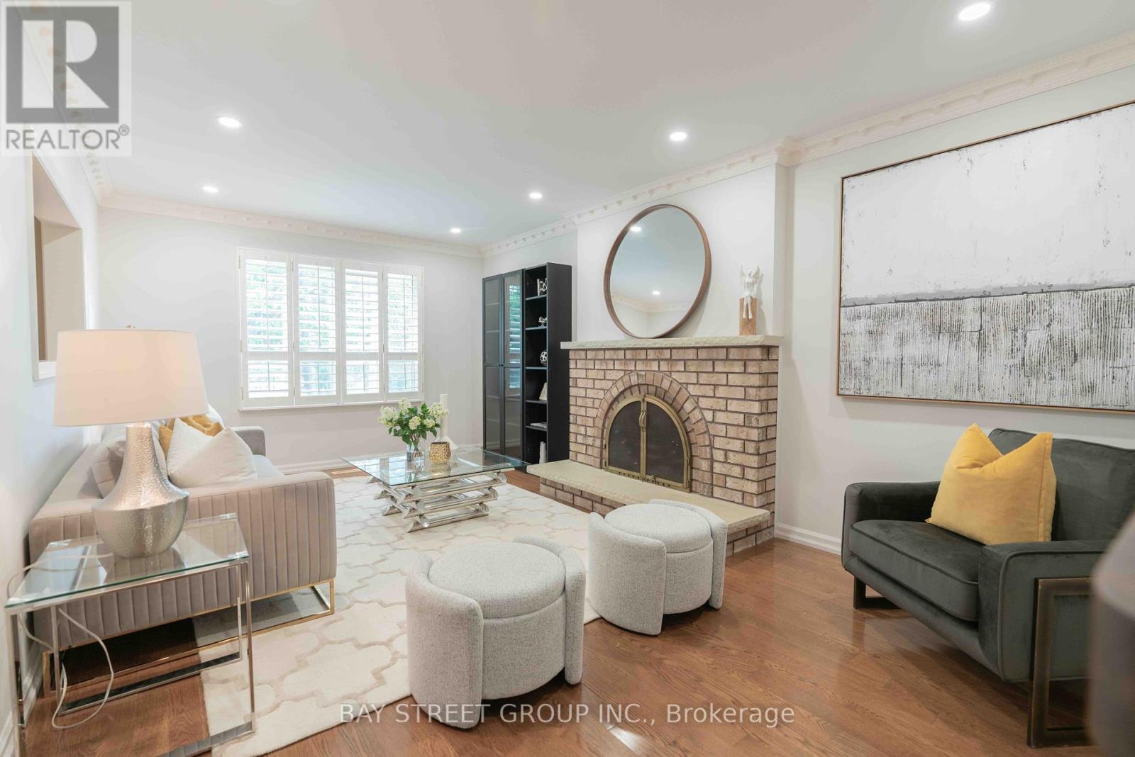 Photo 8 of 20 Tailor Street, Markham ON