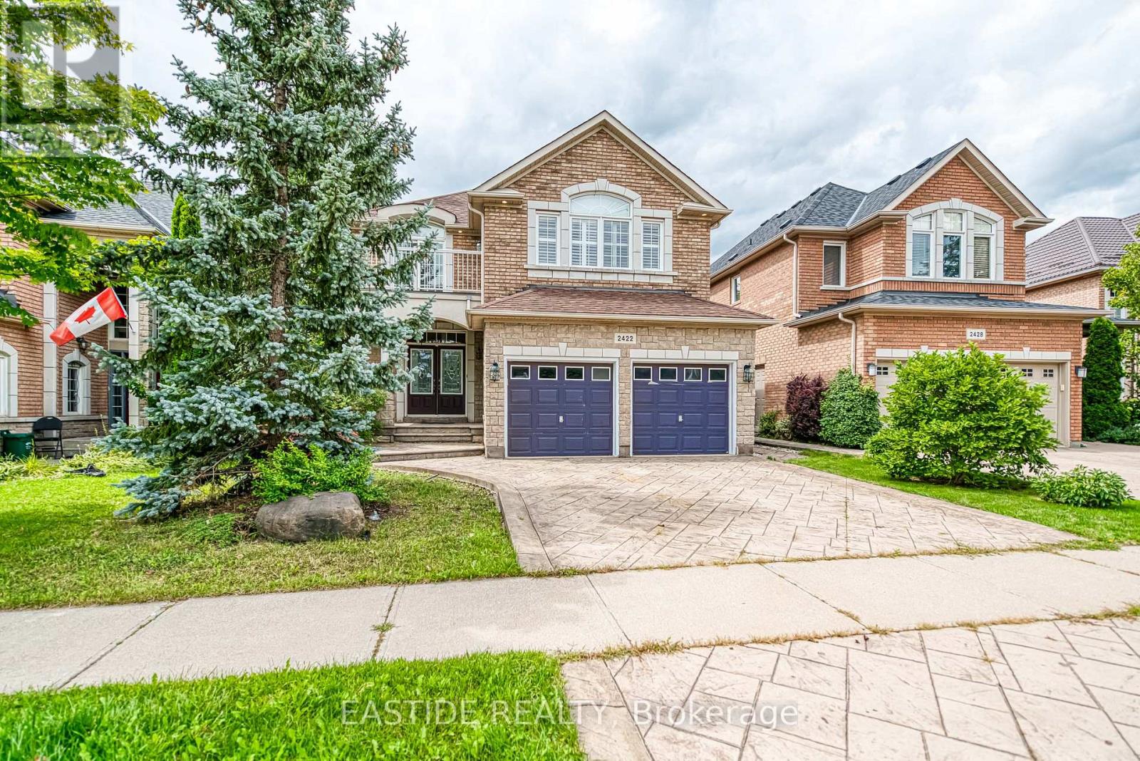 Photo 1 of 2422 Hertfordshire Way, Oakville ON