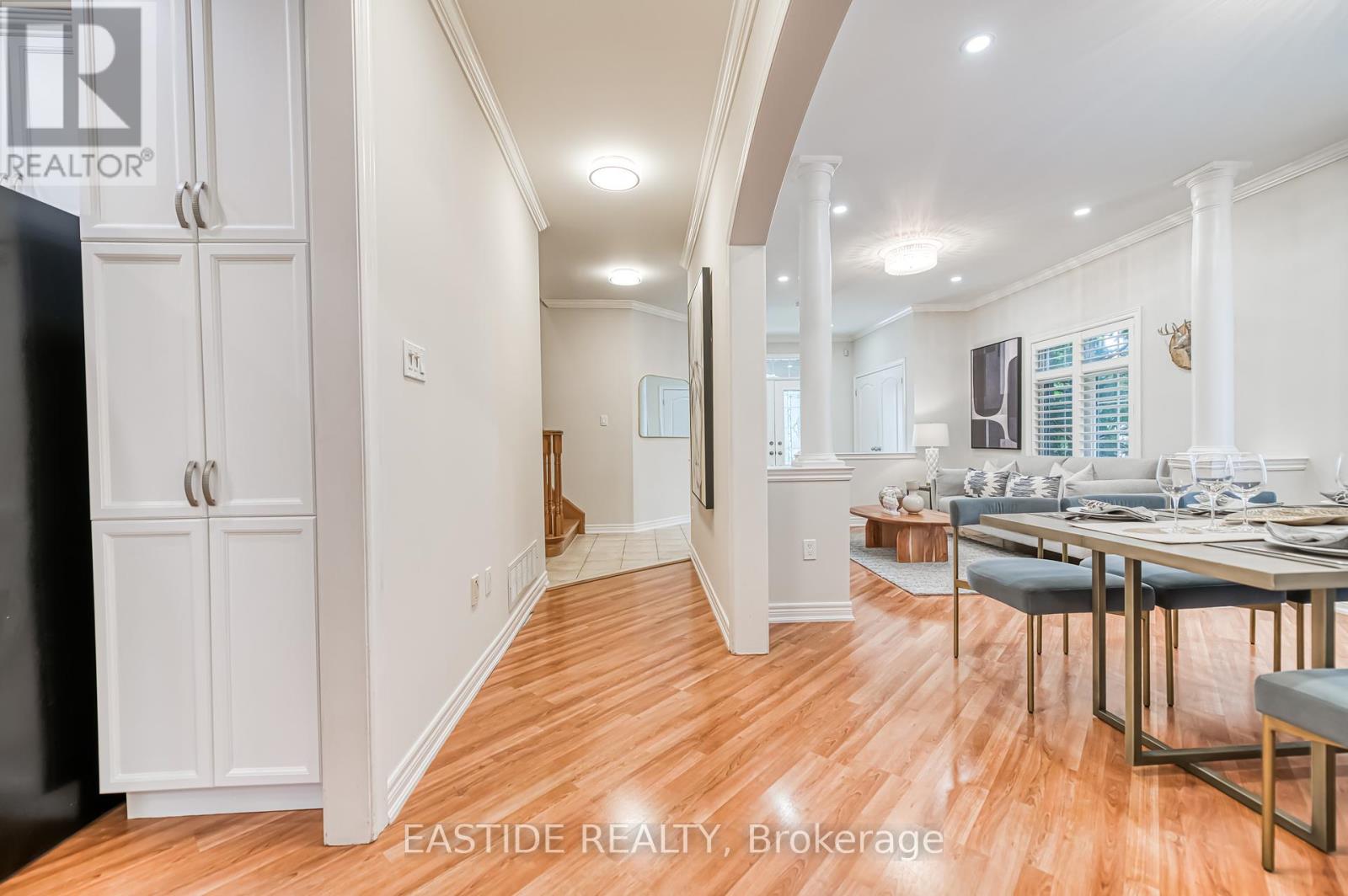 Photo 16 of 2422 Hertfordshire Way, Oakville ON