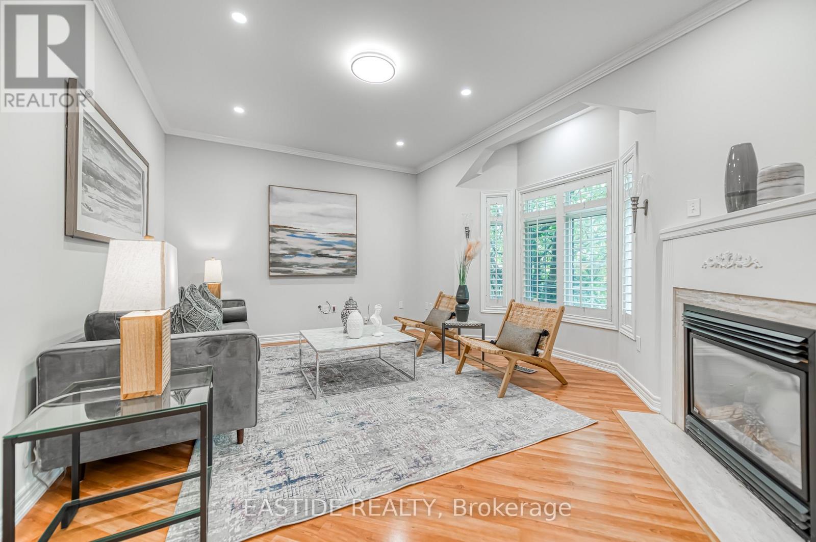 Photo 17 of 2422 Hertfordshire Way, Oakville ON