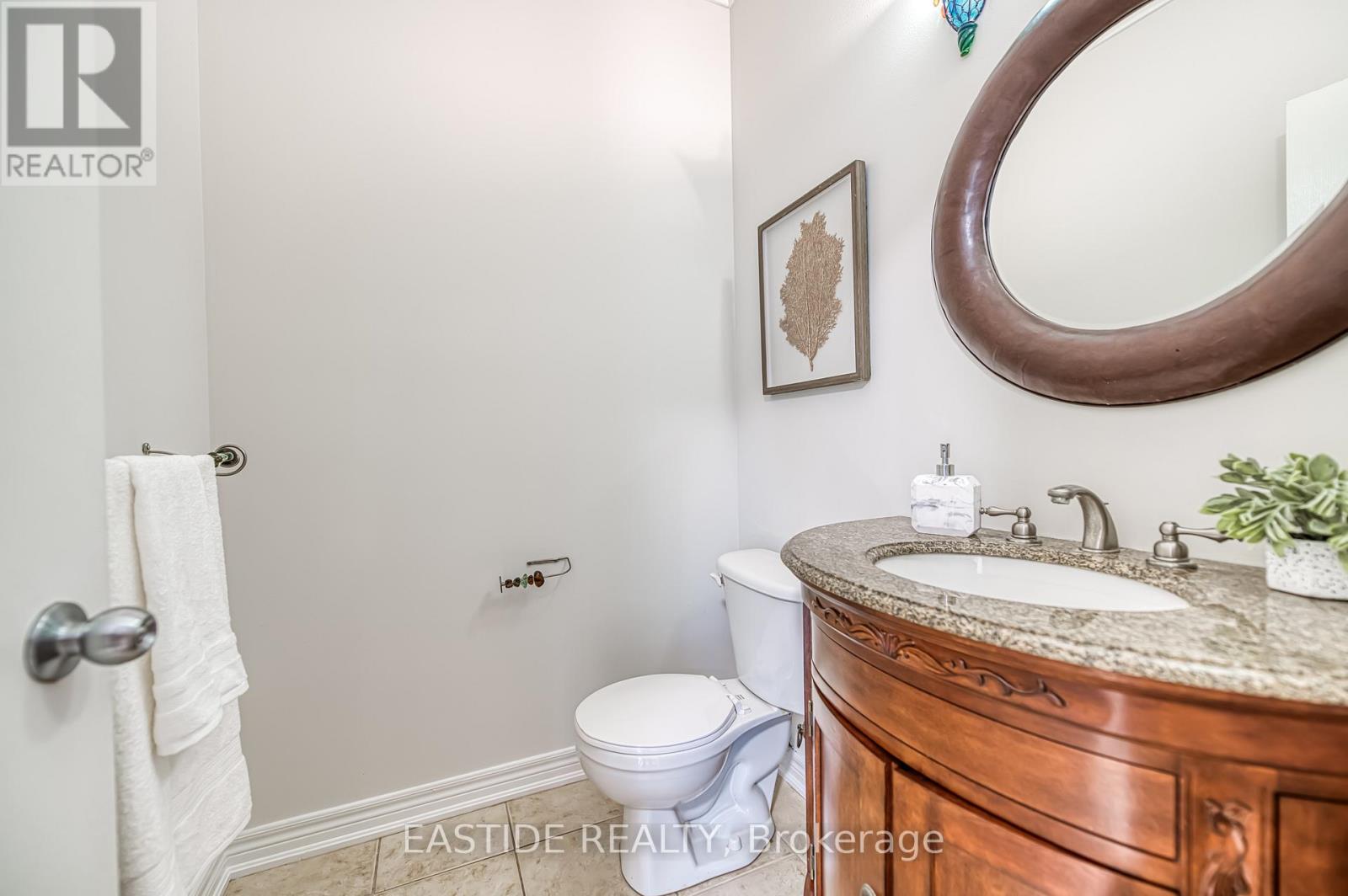Photo 26 of 2422 Hertfordshire Way, Oakville ON