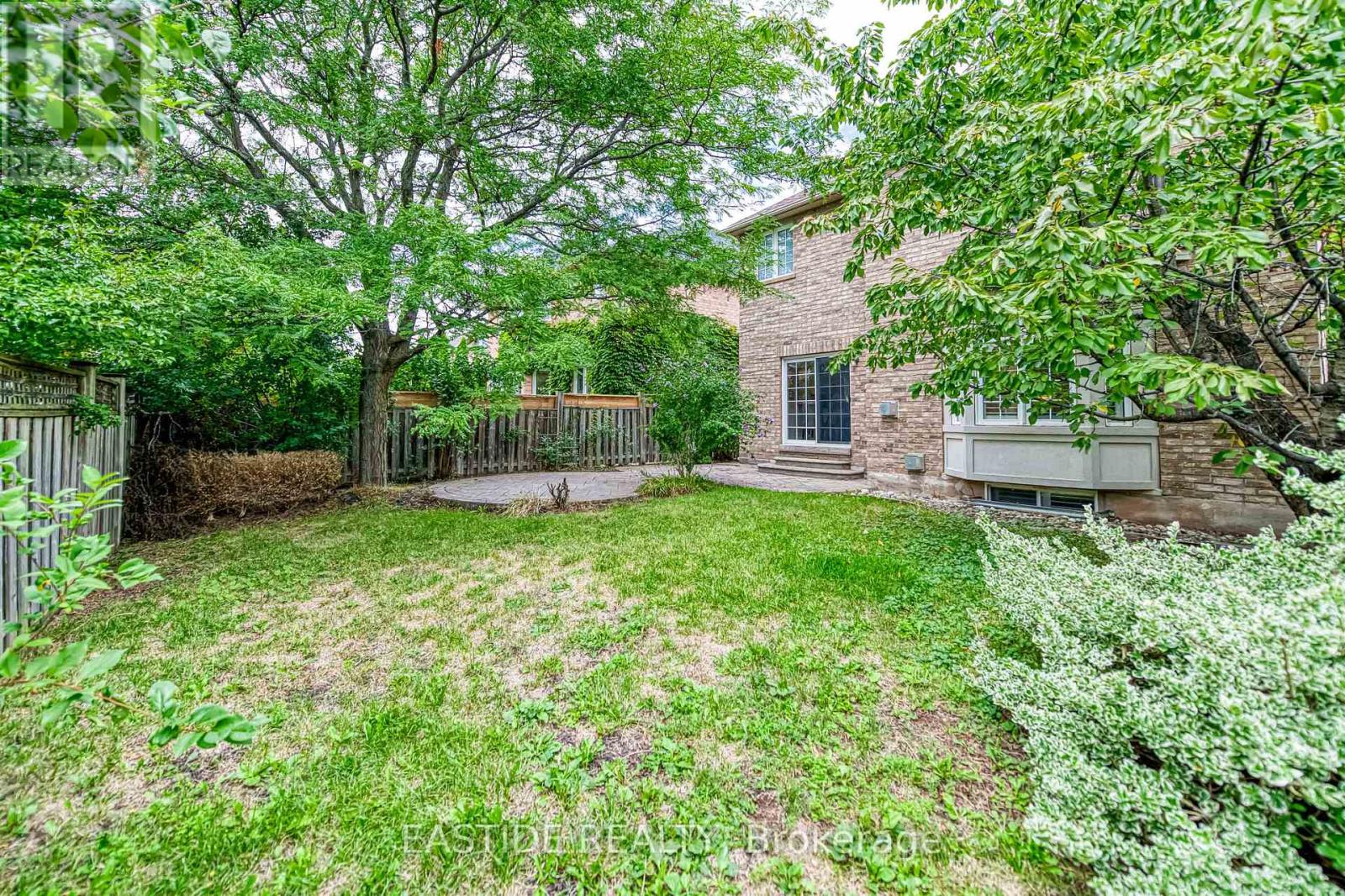 Photo 48 of 2422 Hertfordshire Way, Oakville ON