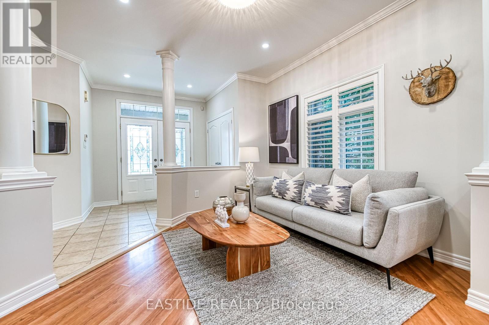 Photo 8 of 2422 Hertfordshire Way, Oakville ON