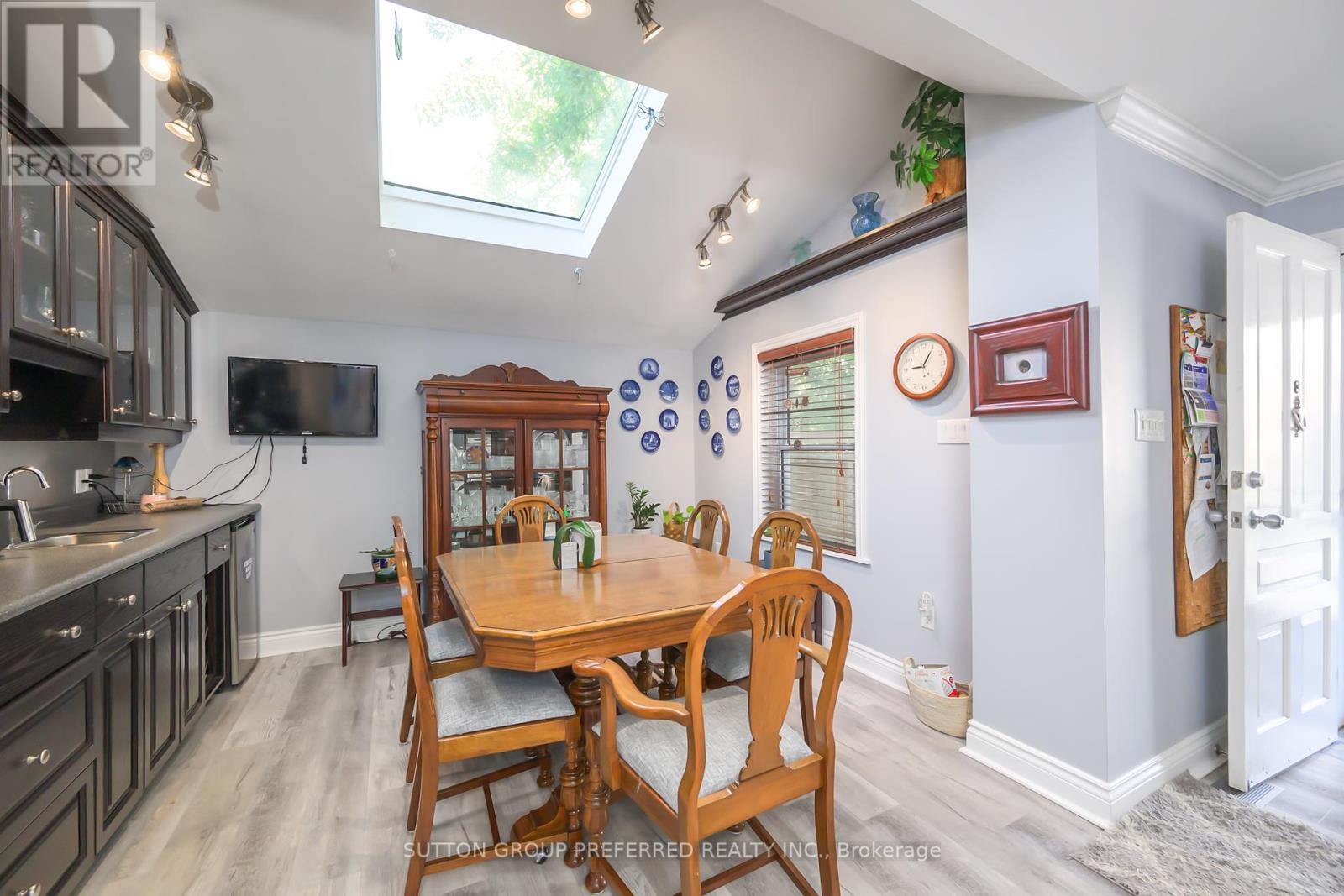 Photo 18 of 447 Woodman Avenue, London East ON