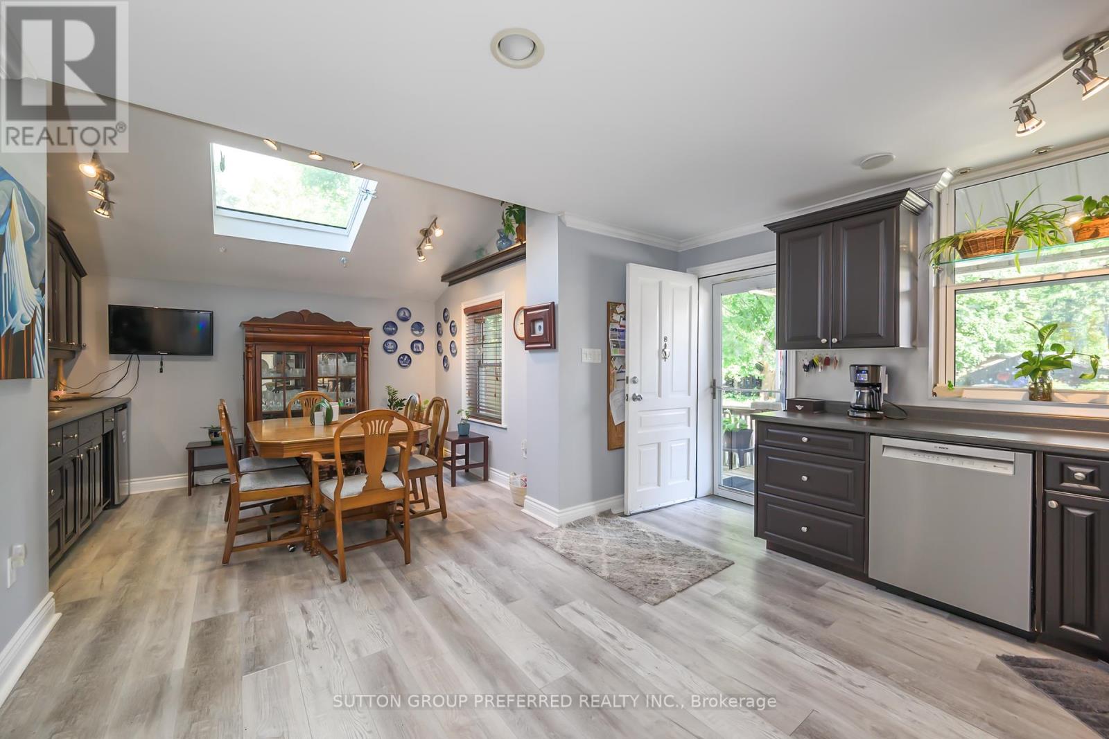 Photo 21 of 447 Woodman Avenue, London East ON