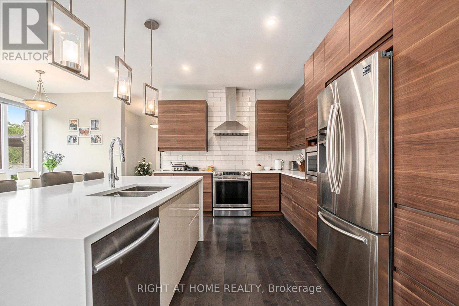 Photo 12 of 17 Rideau Heights Drive, Ottawa ON