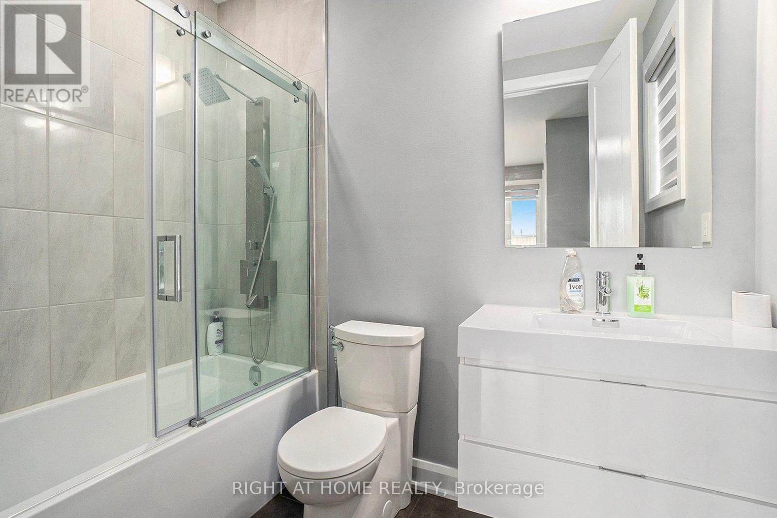 Photo 22 of 17 Rideau Heights Drive, Ottawa ON