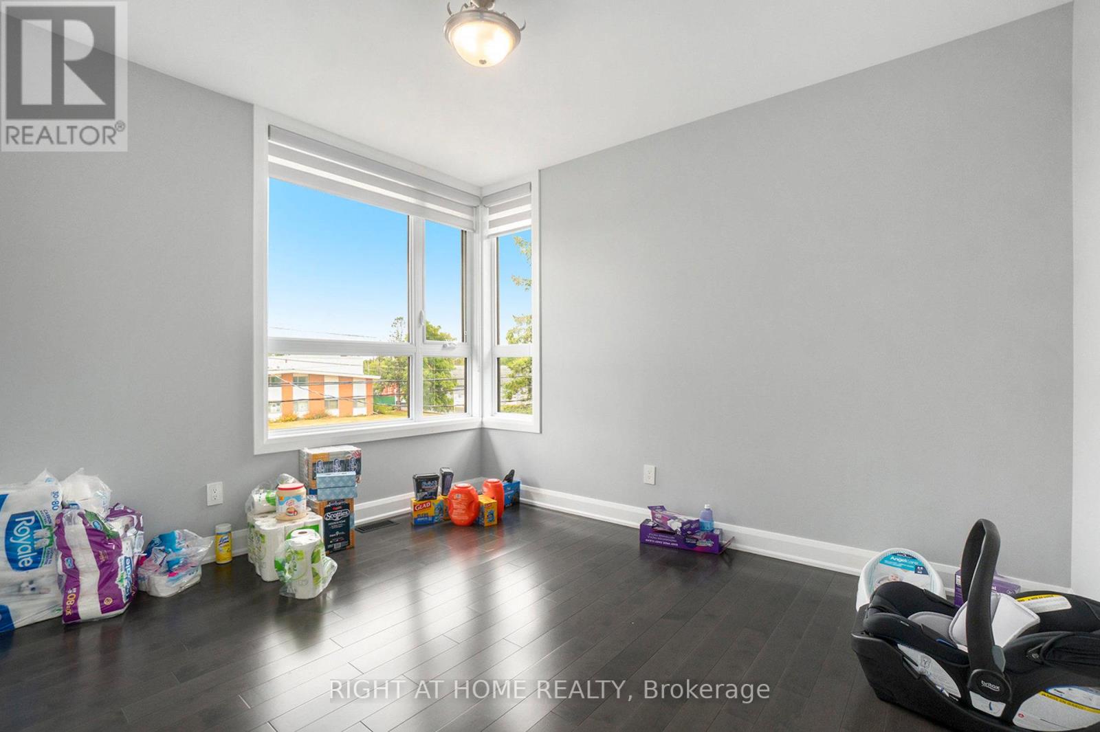 Photo 26 of 17 Rideau Heights Drive, Ottawa ON