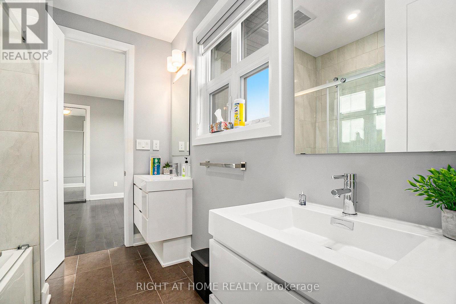 Photo 27 of 17 Rideau Heights Drive, Ottawa ON