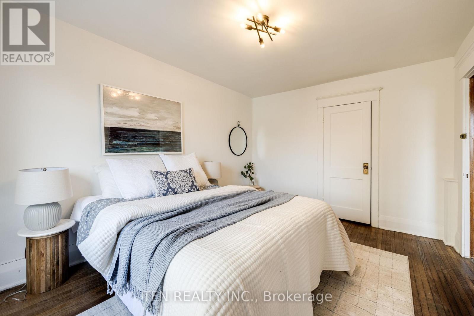 Photo 16 of Upper 70 Chester Hill Road, Toronto ON