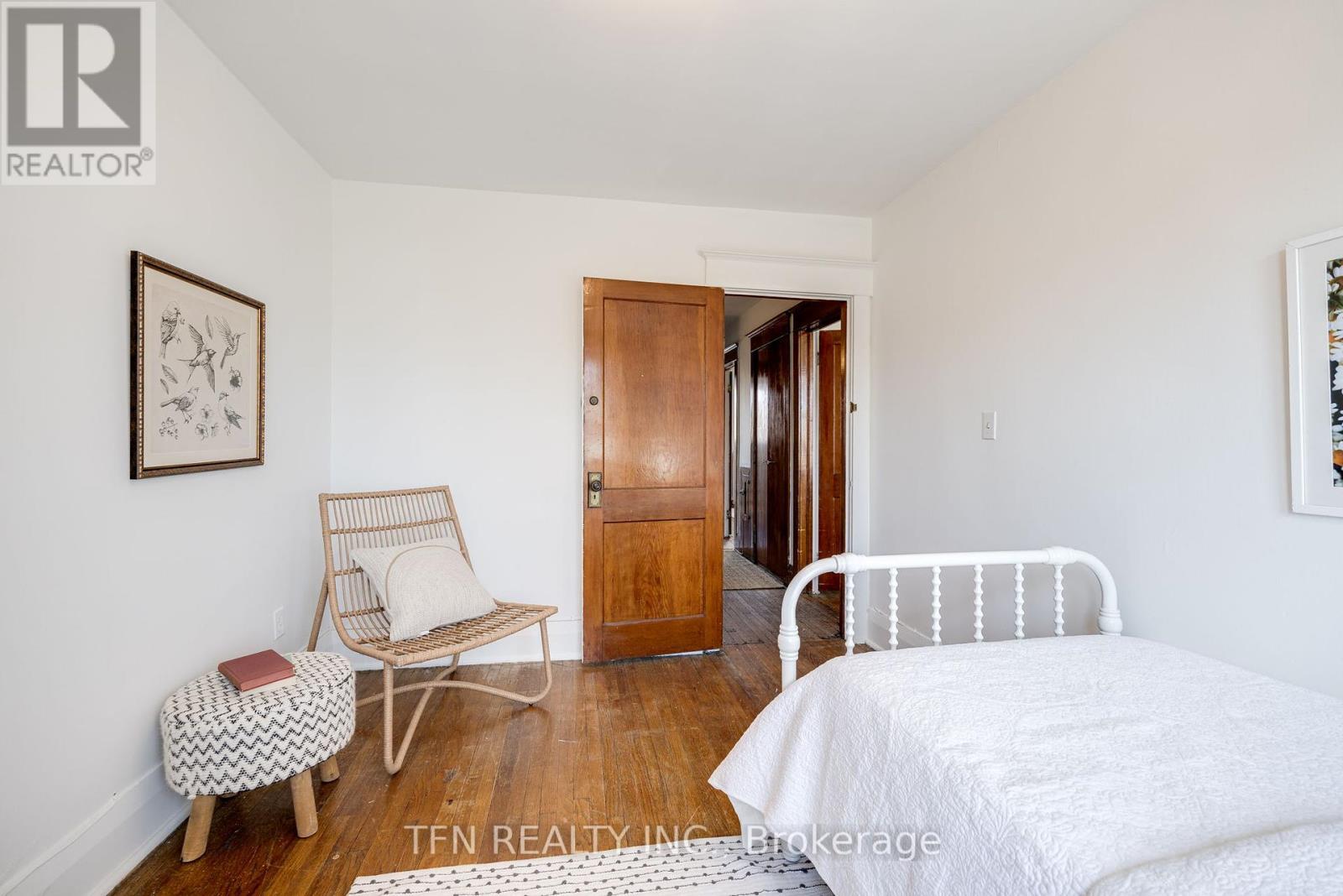 Photo 19 of Upper 70 Chester Hill Road, Toronto ON
