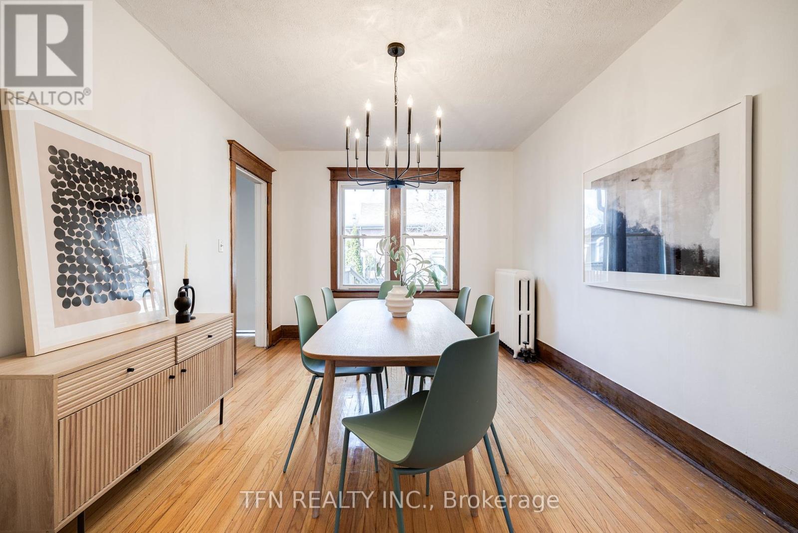 Photo 4 of Upper 70 Chester Hill Road, Toronto ON