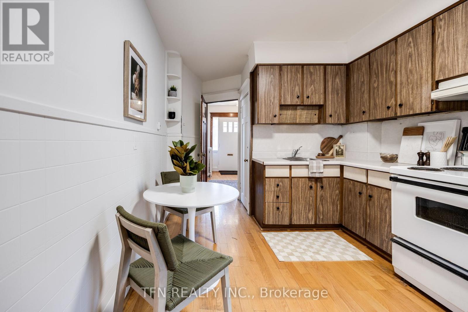 Photo 9 of Upper 70 Chester Hill Road, Toronto ON