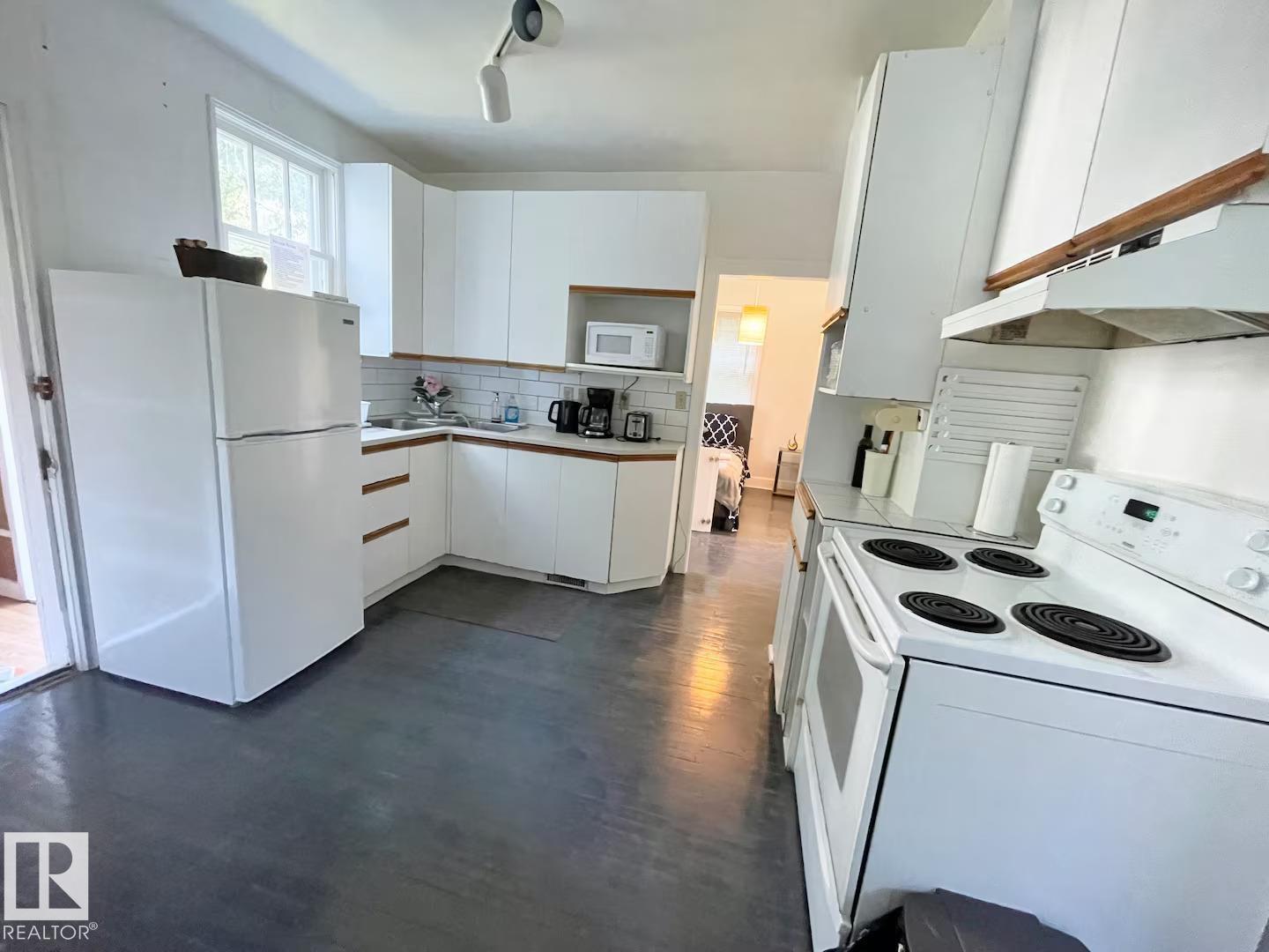 Photo 9 of 11128 81 Av Nw, Edmonton AB