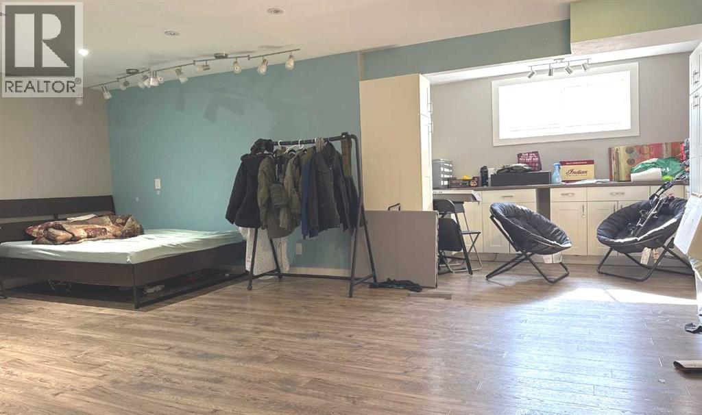 Photo 10 of 691 Copperpond Circle Se, Calgary AB