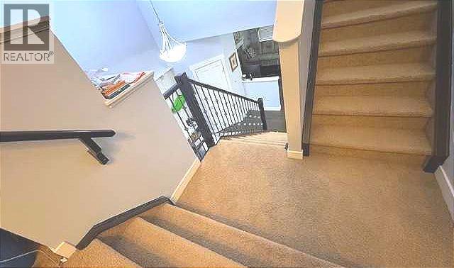 Photo 16 of 691 Copperpond Circle Se, Calgary AB