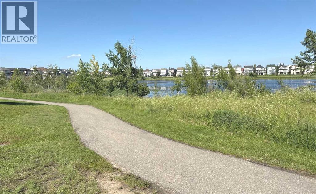 Photo 5 of 691 Copperpond Circle Se, Calgary AB