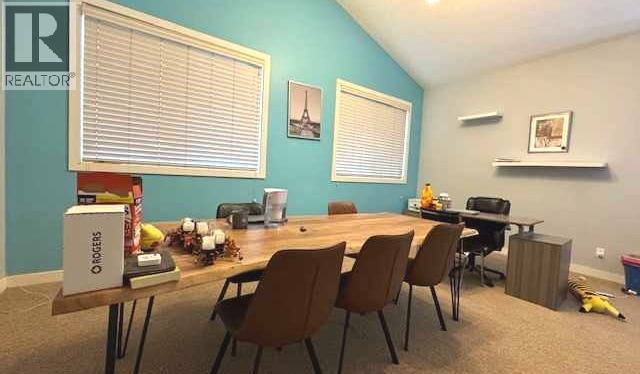 Photo 18 of 691 Copperpond Circle Se, Calgary AB
