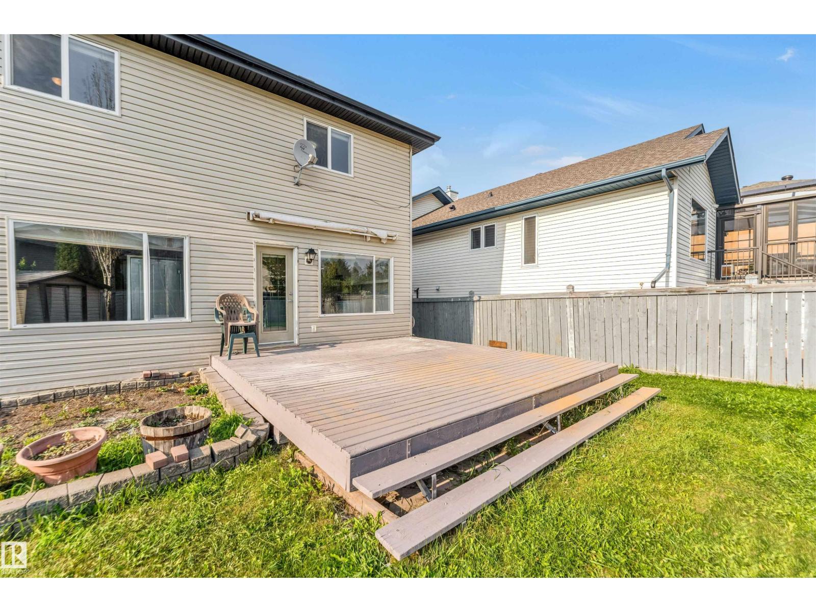 Photo 13 of 10621 175 A Av Nw, Edmonton AB