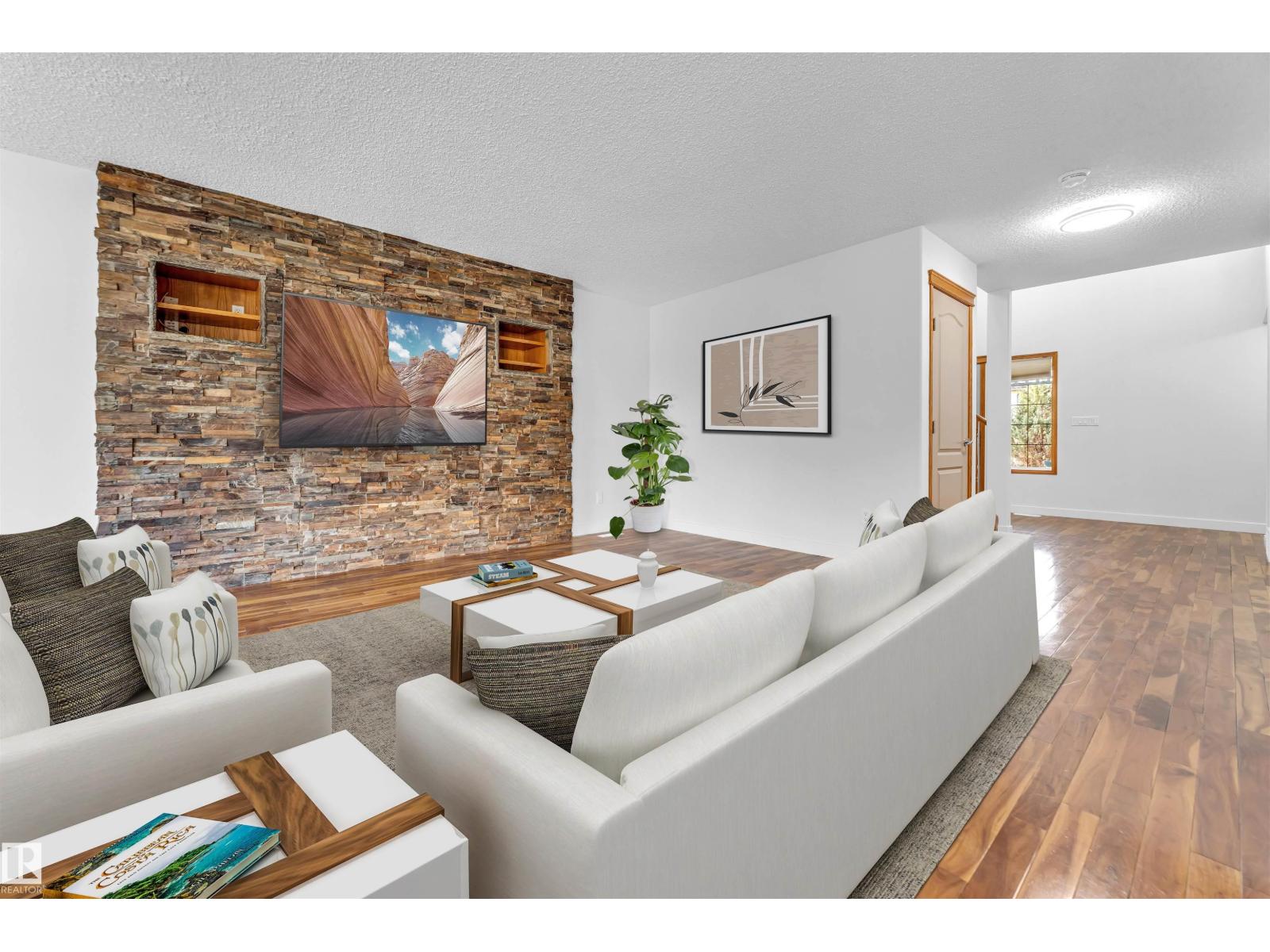 Photo 2 of 10621 175 A Av Nw, Edmonton AB