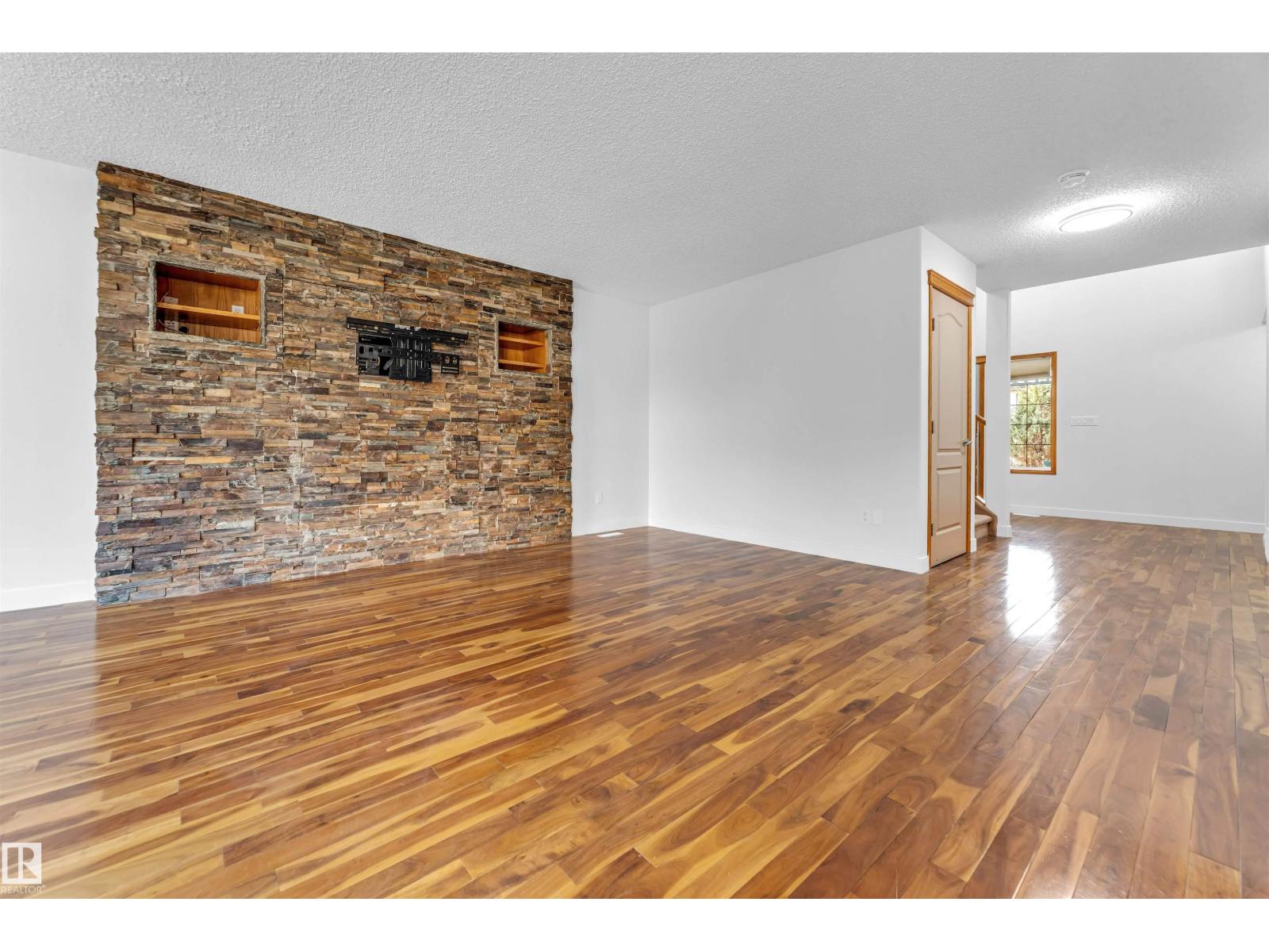 Photo 31 of 10621 175 A Av Nw, Edmonton AB