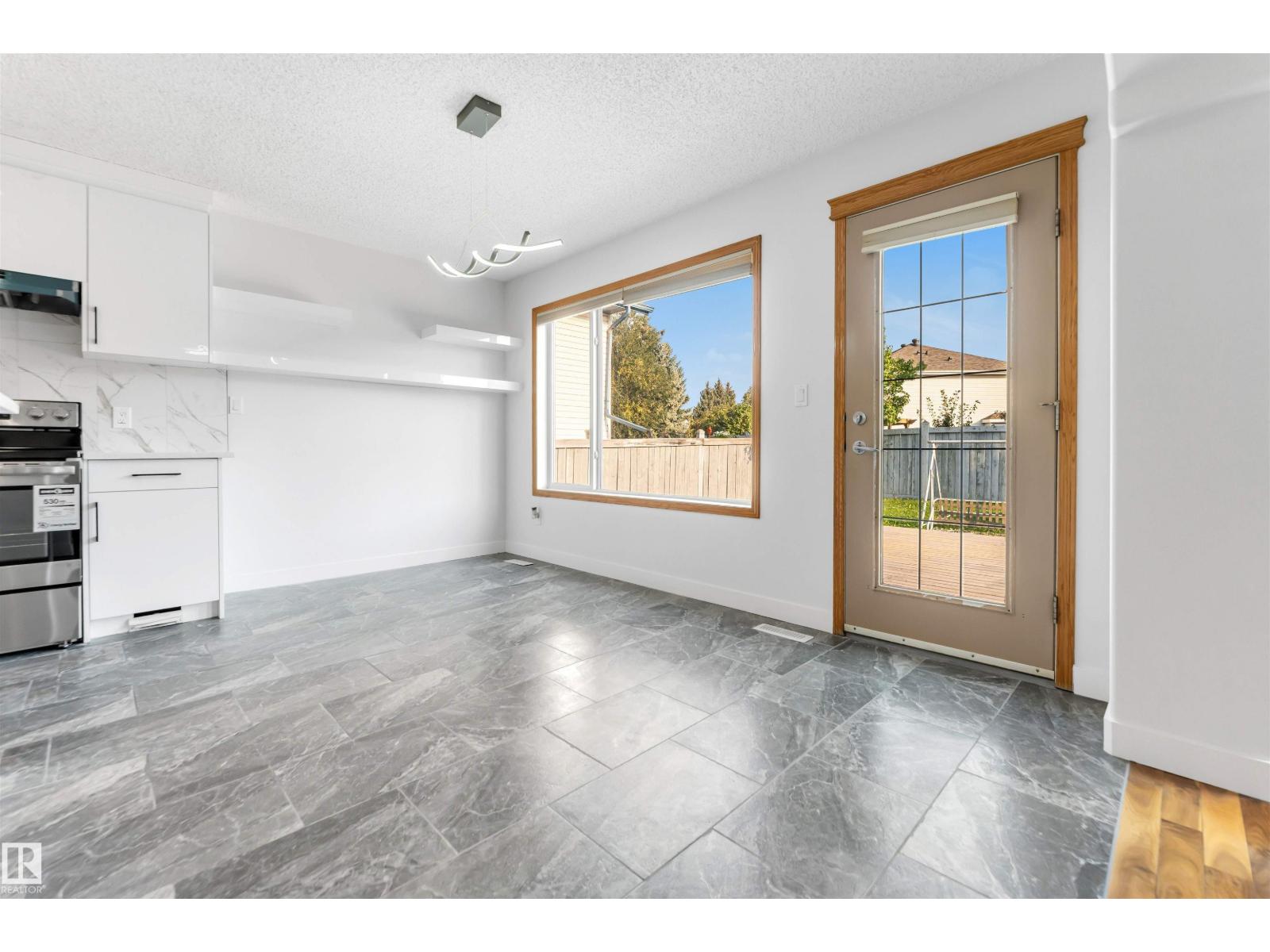 Photo 36 of 10621 175 A Av Nw, Edmonton AB