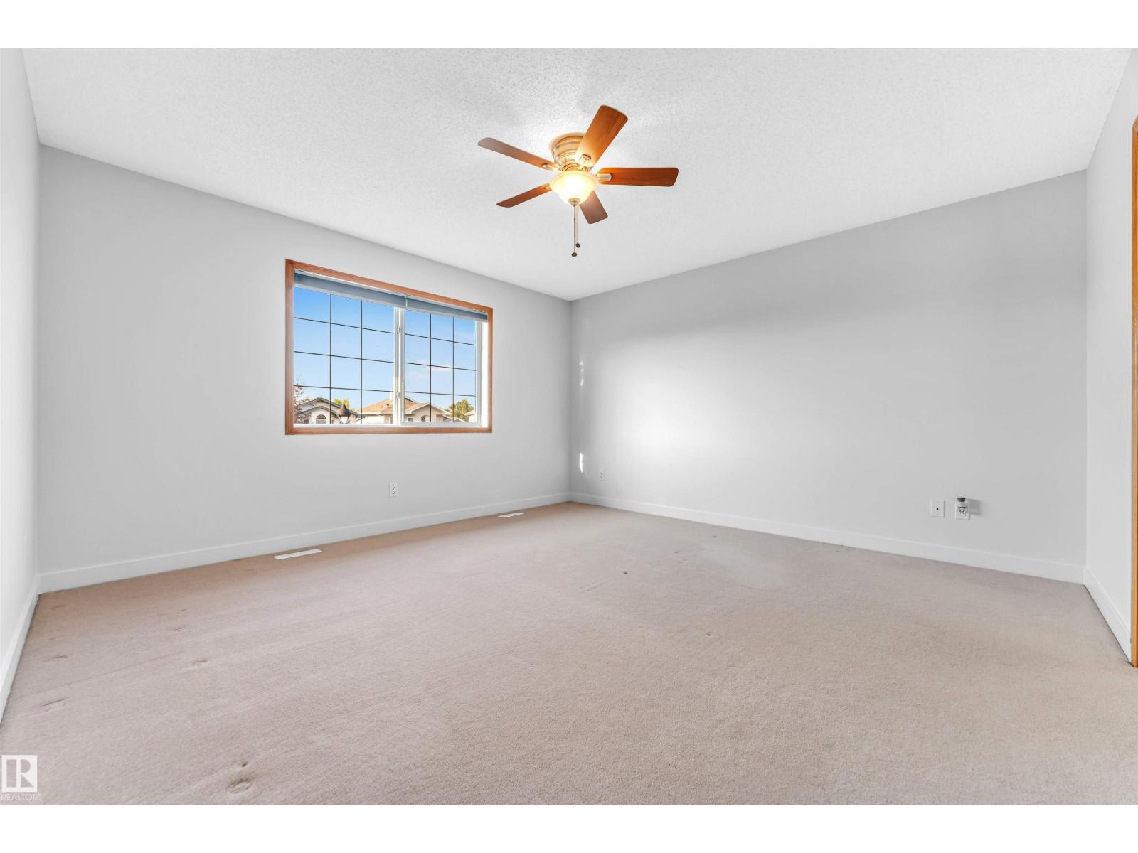 Photo 47 of 10621 175 A Av Nw, Edmonton AB