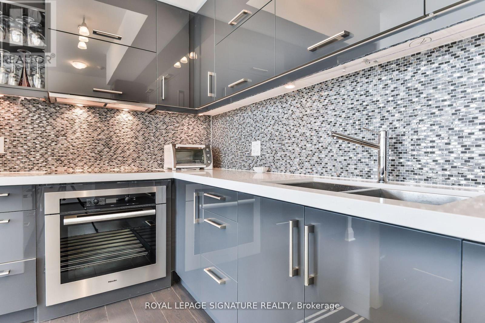 Photo 14 of 4002 65 St Mary Street, Toronto ON