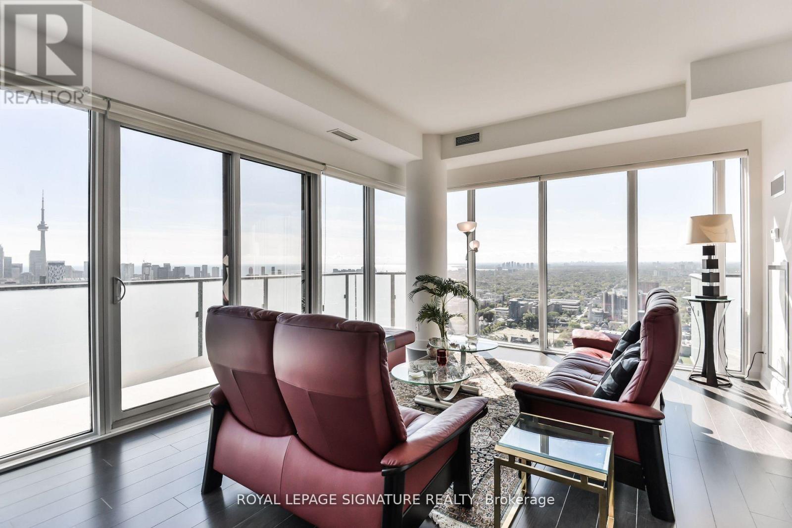 Photo 9 of 4002 65 St Mary Street, Toronto ON